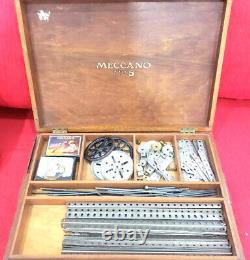 Vintage set Meccano No. 5 Outfit // Original wooden box // Auctioning now